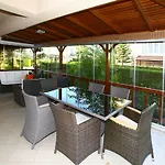 Paradise Town Premium *